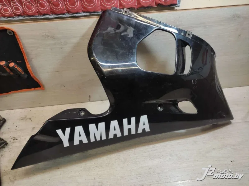 Элемент пластика боковой Yamaha R6 (1999-2002)