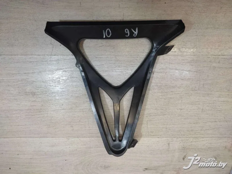 Элемент пластика (плуг) Yamaha R6 (1999-2002)