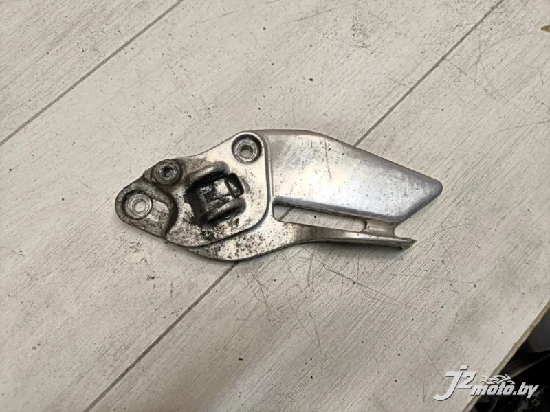 Кронштейн боковой подножки Yamaha XJ900S Diversion (1995-2002)