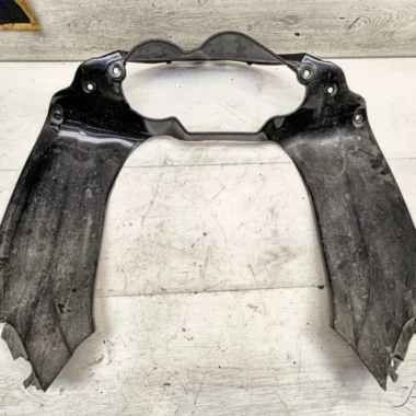 Элемент пластика вокруг приборной панели Yamaha YZF1000R Thunderace (1996-2001)