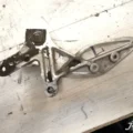 Кронштейн боковой подножки левый Yamaha YZF1000R Thunderace (1996-2001)