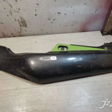 Элемент пластика боковой задний Yamaha YZF750 (1993-1998)