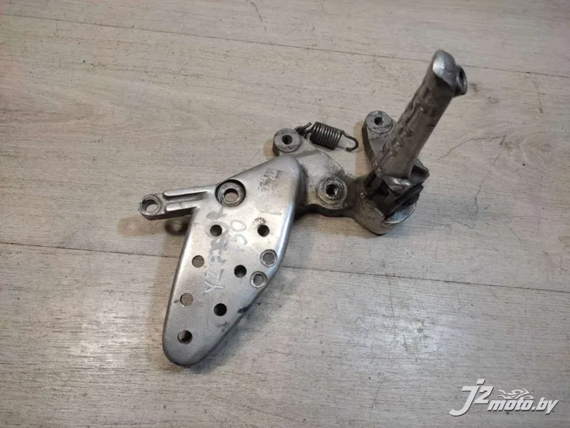 Боковая подножка с кронштейном Yamaha YZF750 (1993-1998)