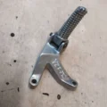 Кронштейн боковой подножки с подножкой Yamaha YZF750 (1993-1998)