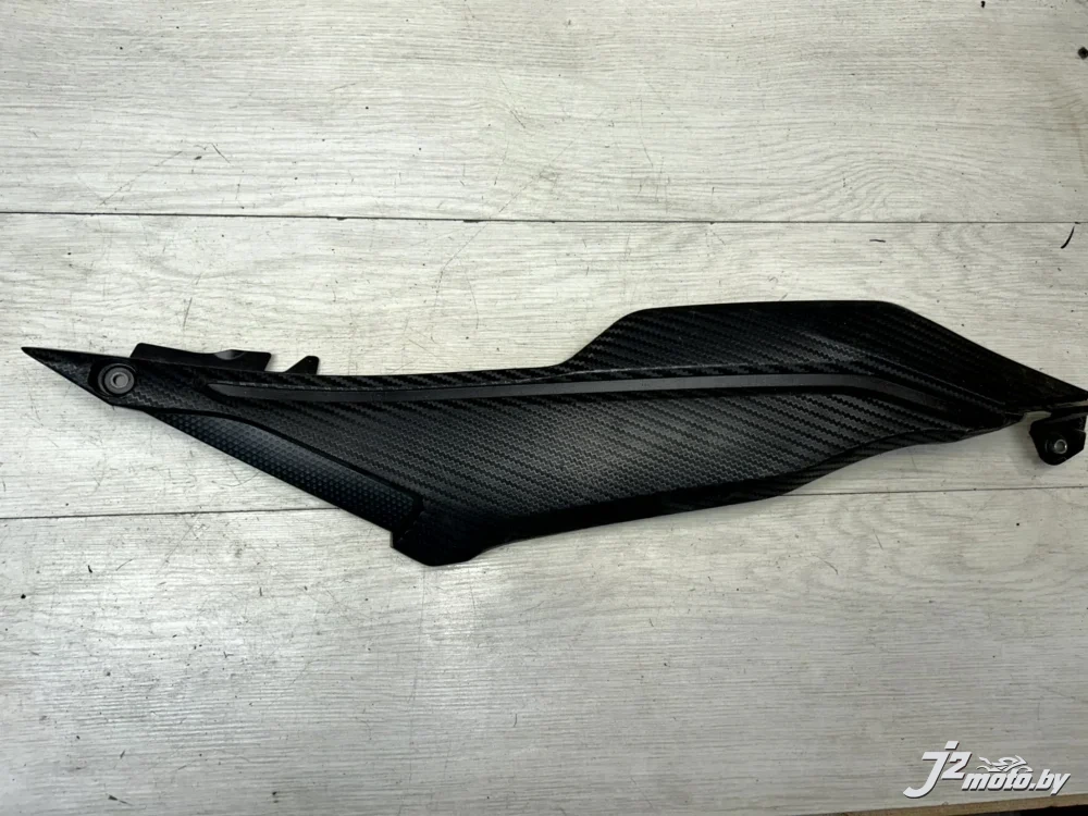 Элемент пластика боковой Yamaha MT09 (2014-2016)